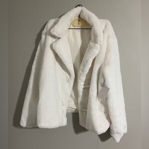 Lauren Conrad Women's White Faux Fur Jacket With Toggle Buttons, Size XXL NWT